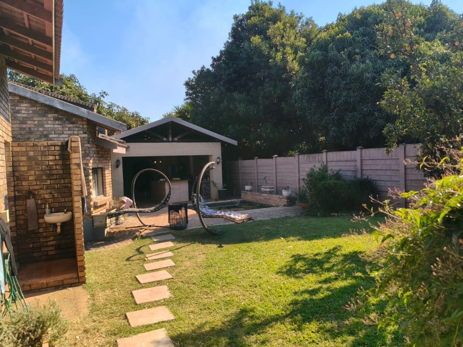 3 Bedroom Property for Sale in Safari Gardens North West